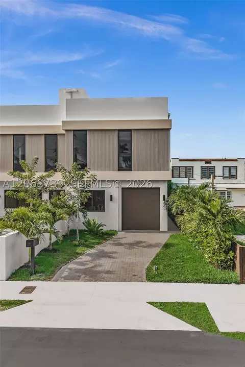 2222 SW 14th St #RIGHT, Miami, FL 33145