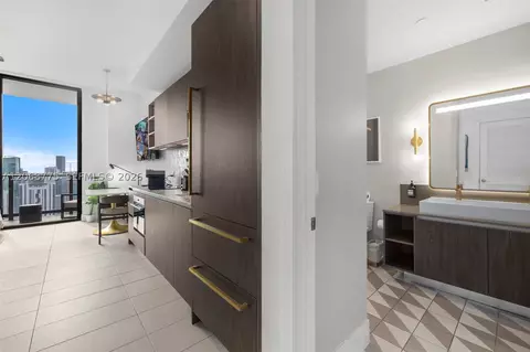159 NE 6th St #4910, Miami, FL 33132