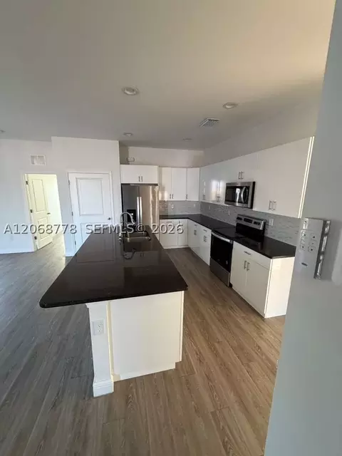 Kitchen - 9026 W Mac Ct, Labelle, FL 33935 photo 2 of 3