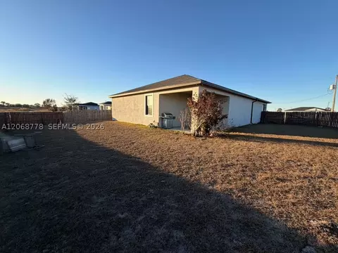 Exterior - 9026 W Mac Ct, Labelle, FL 33935 photo 1 of 2