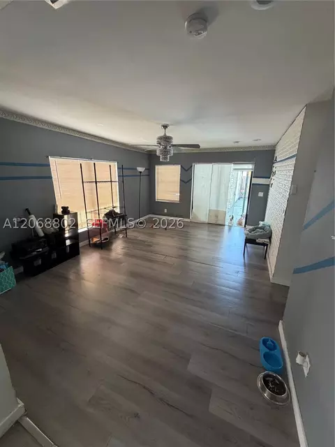 Living - 3311 NW 16th Ter, Miami, FL 33125 photo 4 of 6