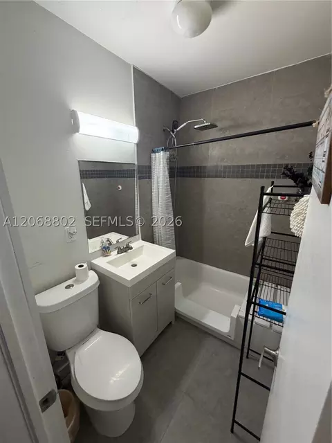 Bath - 3311 NW 16th Ter, Miami, FL 33125 photo 1 of 4