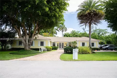8305 SW 171st St, Palmetto Bay, FL 33157