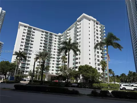 3001 S Ocean Dr #421, Hollywood, FL 33019