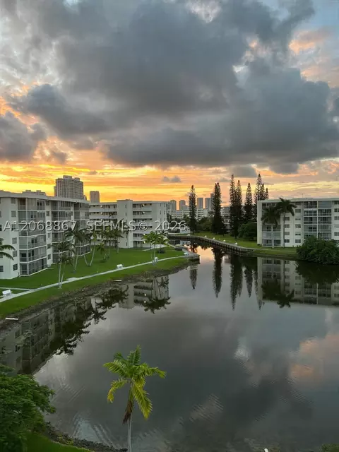 2851 Leonard Dr #J503, Aventura, FL 33160