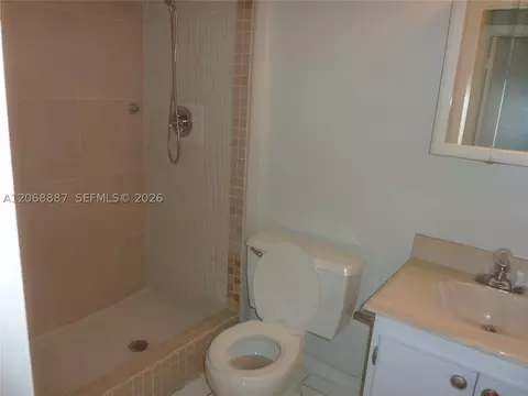 Bath - 180 Cypress Club Dr #811, Pompano Beach, FL 33060 photo 1 of 5