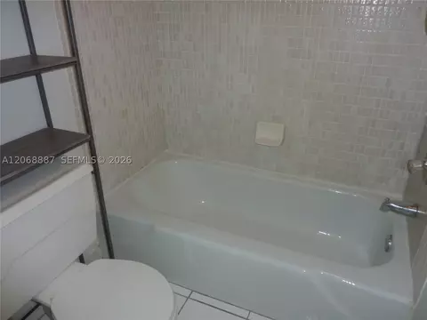 Bath - 180 Cypress Club Dr #811, Pompano Beach, FL 33060 photo 5 of 5