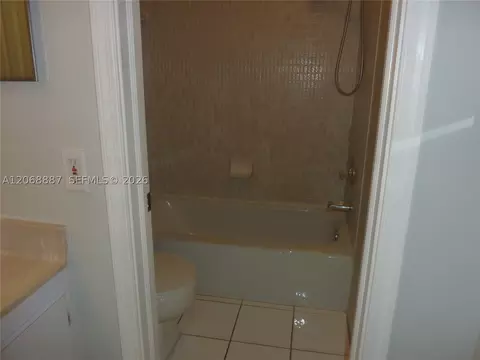 Bath - 180 Cypress Club Dr #811, Pompano Beach, FL 33060 photo 4 of 5