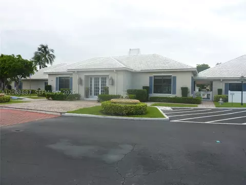 Exterior - 180 Cypress Club Dr #811, Pompano Beach, FL 33060 photo 3 of 5