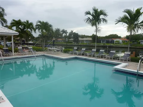 Exterior - 180 Cypress Club Dr #811, Pompano Beach, FL 33060 photo 4 of 5
