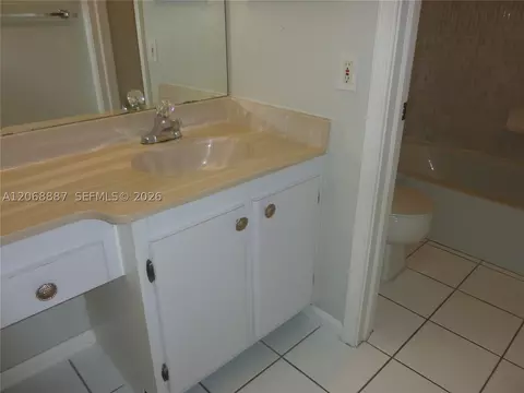 Bath - 180 Cypress Club Dr #811, Pompano Beach, FL 33060 photo 3 of 5