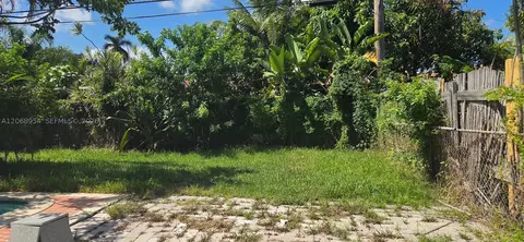 Exterior - 601 W Sample Rd, Pompano Beach, FL 33064 photo 4 of 4