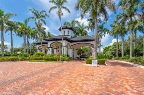 15747 SW 40th St #213, Miramar, FL 33027
