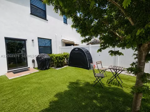 Exterior - 3382 W 114th Ter, Hialeah, FL 33018 photo 4 of 6