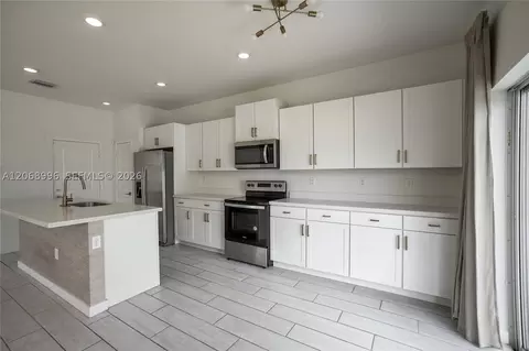 833 SE 19th St, Homestead, FL 33034