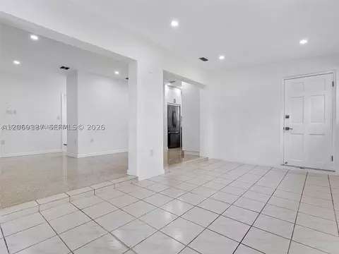 Living - 17320 NW 80th Ave, Hialeah, FL 33015 photo 5 of 8