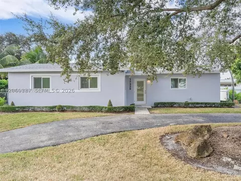 Exterior - 17320 NW 80th Ave, Hialeah, FL 33015 photo 3 of 6