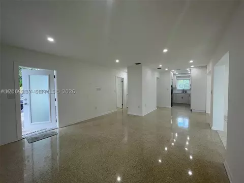 Living - 17320 NW 80th Ave, Hialeah, FL 33015 photo 8 of 8
