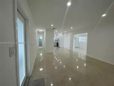 Living - 17320 NW 80th Ave, Hialeah, FL 33015 photo 7 of 8