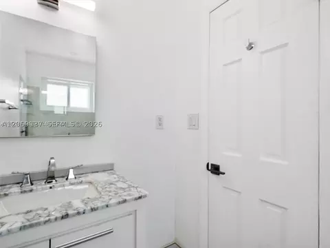 Bath - 17320 NW 80th Ave, Hialeah, FL 33015 photo 1 of 7