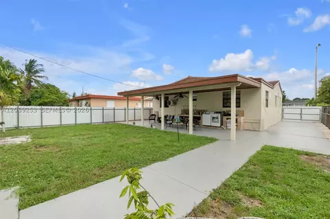 Exterior - 142 W 35th St, Hialeah, FL 33012 photo 5 of 9