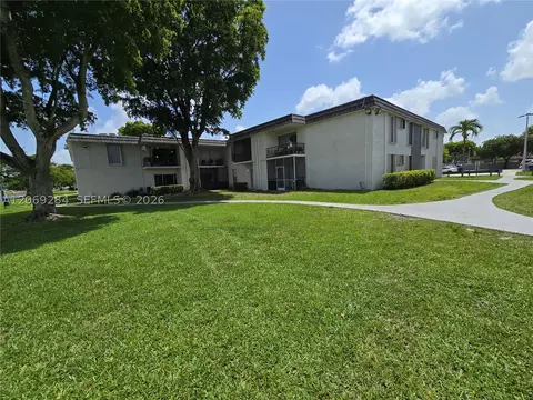 10375 N Kendall Dr #J7, Miami, FL 33176