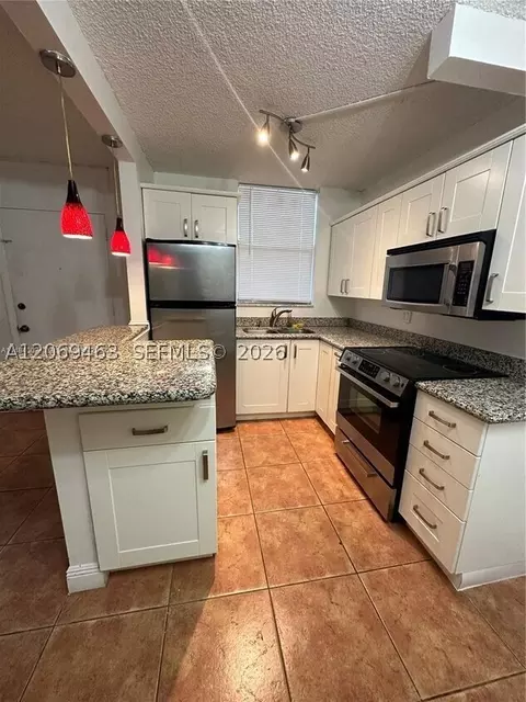 1801 S Treasure Dr #112, North Bay Village, FL 33141