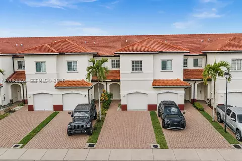 3530 NW 29th Ct, Lauderdale Lakes, FL 33311