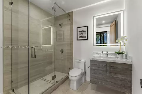 Bath - 3581 E Glencoe St #302, Miami, FL 33133 photo 6 of 6