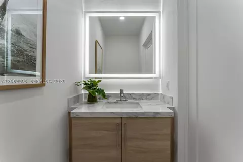 Bath - 3581 E Glencoe St #302, Miami, FL 33133 photo 1 of 6