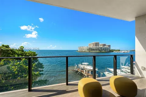 View/Area - 3581 E Glencoe St #302, Miami, FL 33133 photo 2 of 3