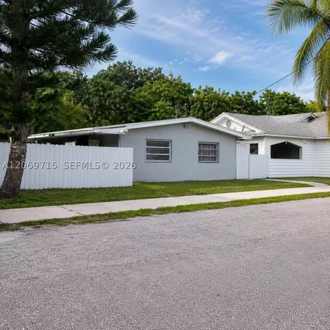 6220 NE Miami Pl, Miami, FL 33138