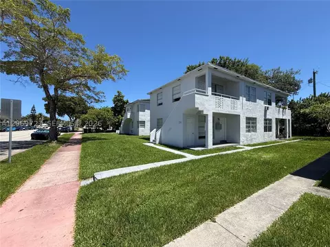1794 Normandy Dr, Miami Beach, FL 33141
