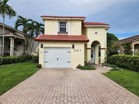 387 NW 107th Ave, Pembroke Pines, FL 33026