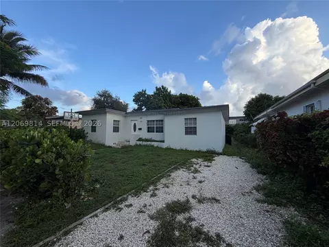 325 NE 108th St, Miami, FL 33161