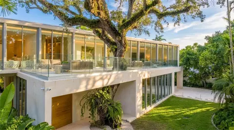 1616 Onaway Dr, Miami, FL 33133