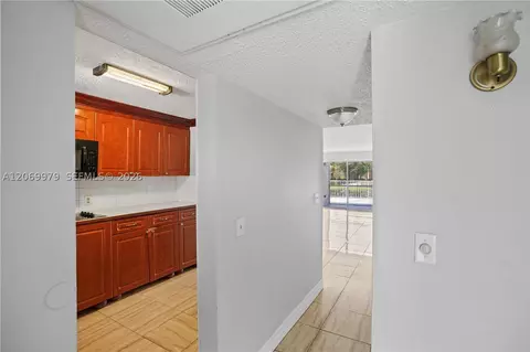 661 N University Dr #1-103, Pembroke Pines, FL 33024