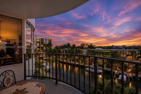3051 NE 48th St #406, Fort Lauderdale, FL 33308