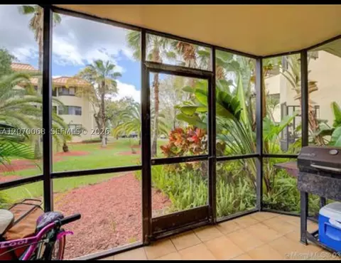 7401 NW 16th St #108, Plantation, FL 33313