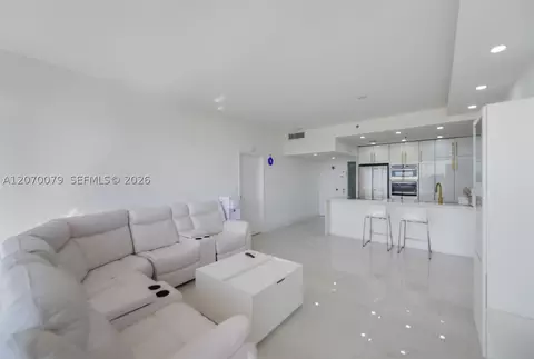 7601 E Treasure Dr #PH103, North Bay Village, FL 33141