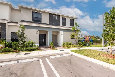 302 NE 1st Dr #302, Florida City, FL 33034
