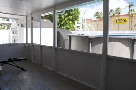 Exterior - 2732 W 68th Pl, Hialeah, FL 33016 photo 2 of 3