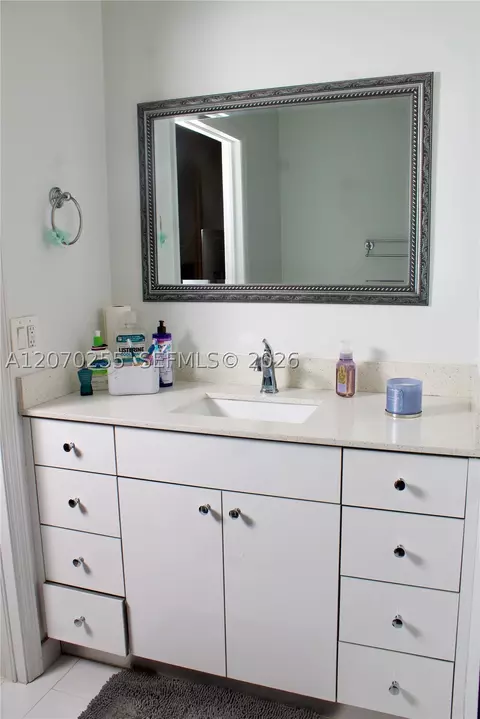 Bath - 2732 W 68th Pl, Hialeah, FL 33016 photo 6 of 6