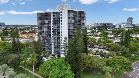 20100 W Country Club Dr #403, Aventura, FL 33180