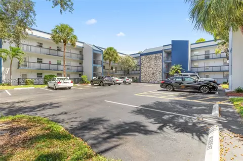 3170 Holiday Springs Blvd #6-105, Margate, FL 33063