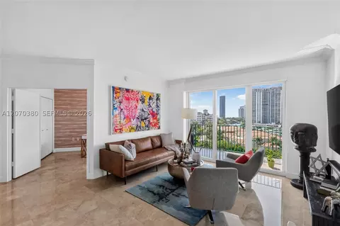 19900 E Country Club Dr #805, Aventura, FL 33180