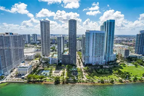 1750 N Bayshore Dr #2202, Miami, FL 33132