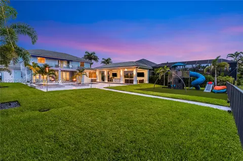 Exterior - 665 SW Yacht Basin Way, Stuart, FL 34997 photo 23 of 27