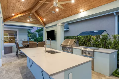Kitchen - 665 SW Yacht Basin Way, Stuart, FL 34997 photo 6 of 7