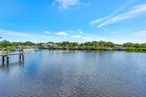 View/Area - 665 SW Yacht Basin Way, Stuart, FL 34997 photo 2 of 4